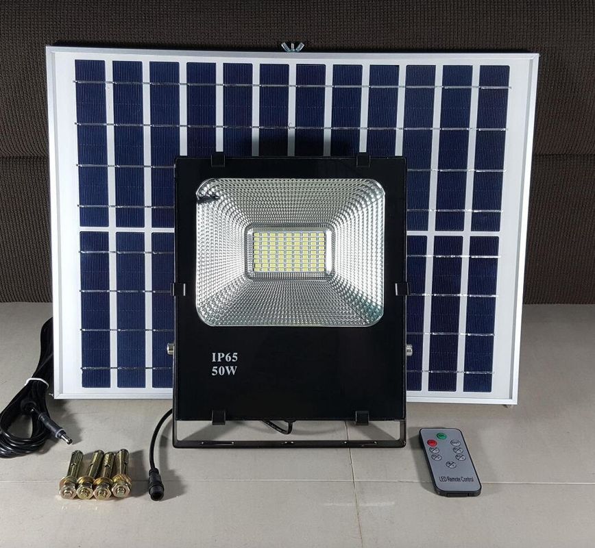 500Wセンサーの太陽掲示板ライトとの格子を離れたSynsvoの太陽エネルギーLEDのフラッドライト