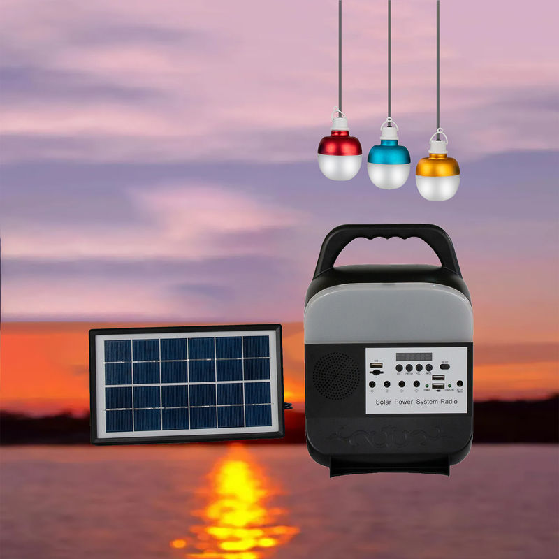 太陽電池パネルが付いている塗られた無光沢のポータブルの太陽家の照明装置5W 3PCS LEDの球根