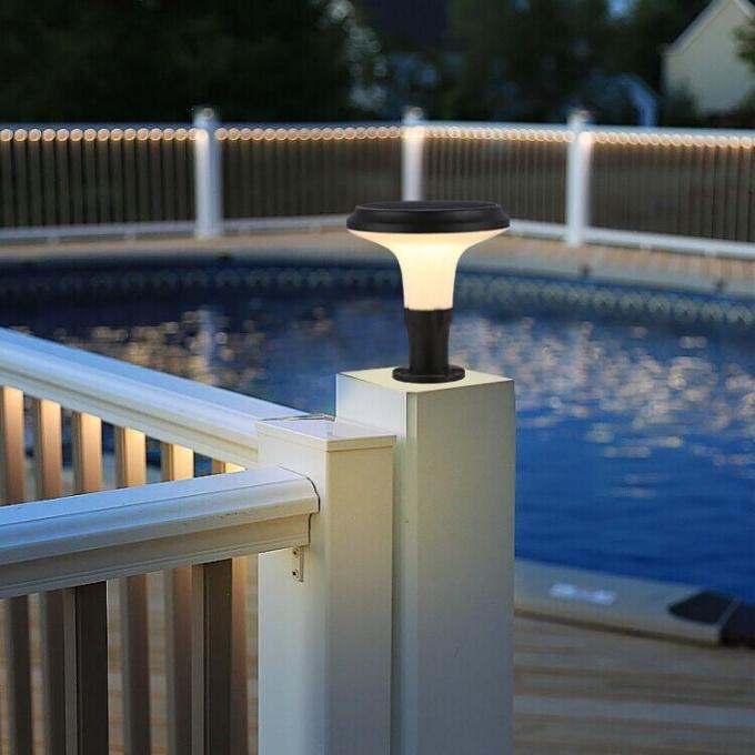 現代的なスタイルの屋外の防水耐久財太陽動力を与えられたLEDの柱ライト装飾ライト